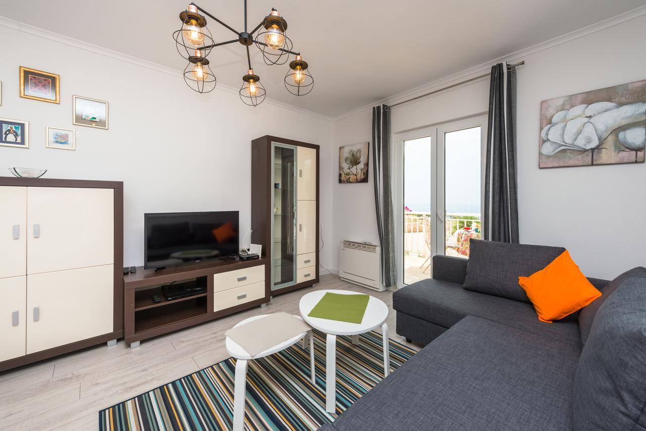 Apartment Semes